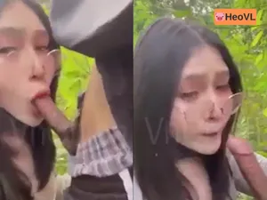 đi dã ngoại tiện nện eny ở trong rừng